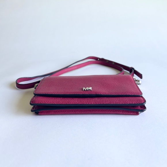 Michael Kors Raspberry Pebble Genuine Leather Crossbody Strap Wallet. - Picture 4 of 13